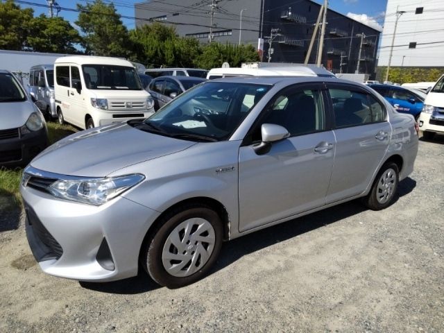 3663 Toyota Corolla axio NKE165 2018 г. (LUM Fukuoka Nyusatsu)